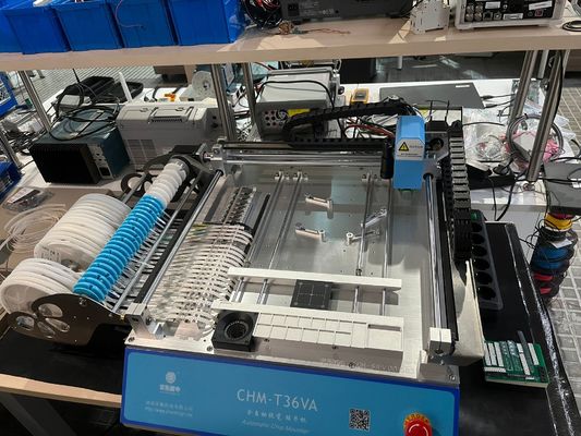 2 têtes 29 alimentateurs CHMT36VA SMD pick and place machine + deux caméras CCD + PC externe