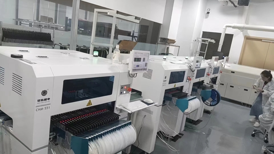 CHM-551 entièrement automatique 4 têtes SMT pick and place machine 0201, changement automatique de buse