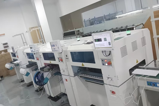 CHM-551 entièrement automatique 4 têtes SMT pick and place machine 0201, changement automatique de buse